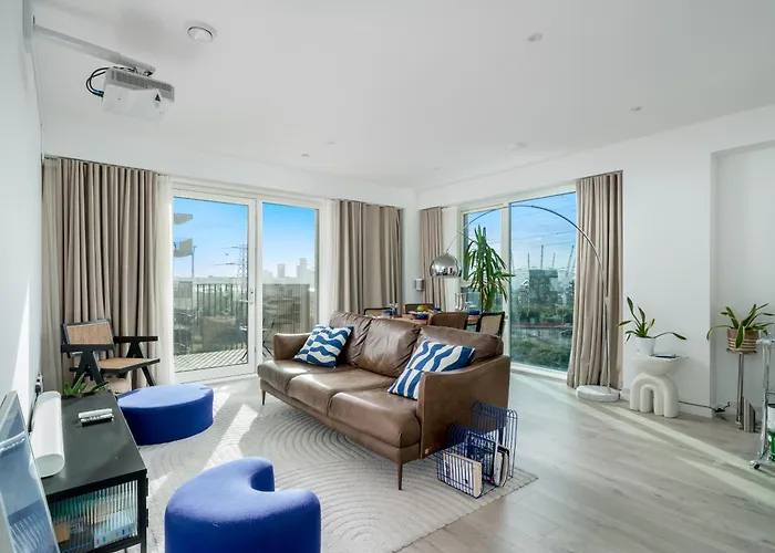 Waterview Apartments With Ultra Fast Wifi Close To Excel And O2, Corporates And Contractors Welcome
