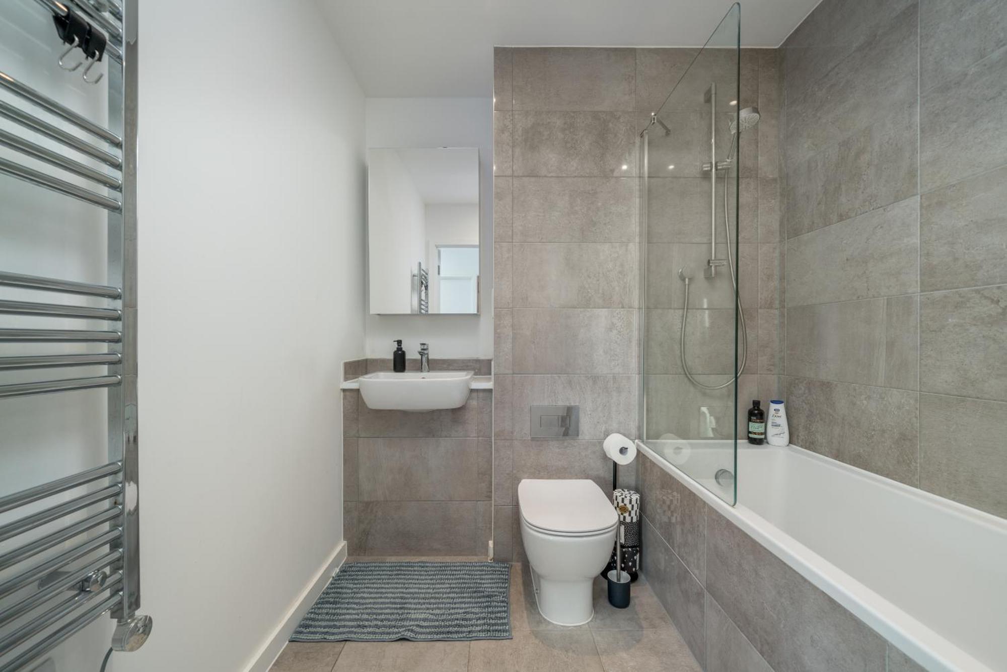 Waterview With Ultra Fast Wifi Close To Excel And O2, Corporates And Contractors Welcome