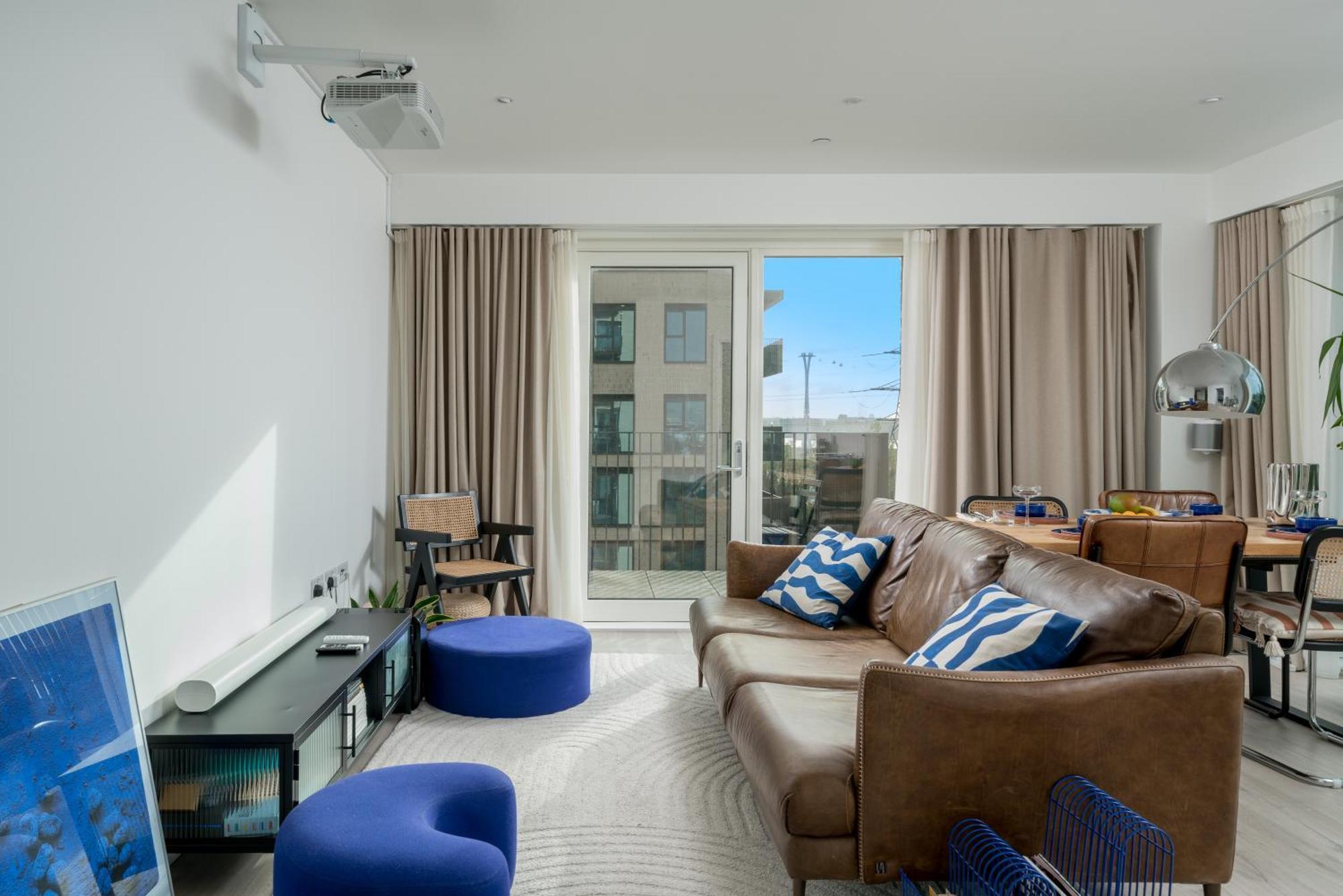 Apartment Waterview With Ultra Fast Wifi Close To Excel And O2, Corporates And Contractors Welcome *